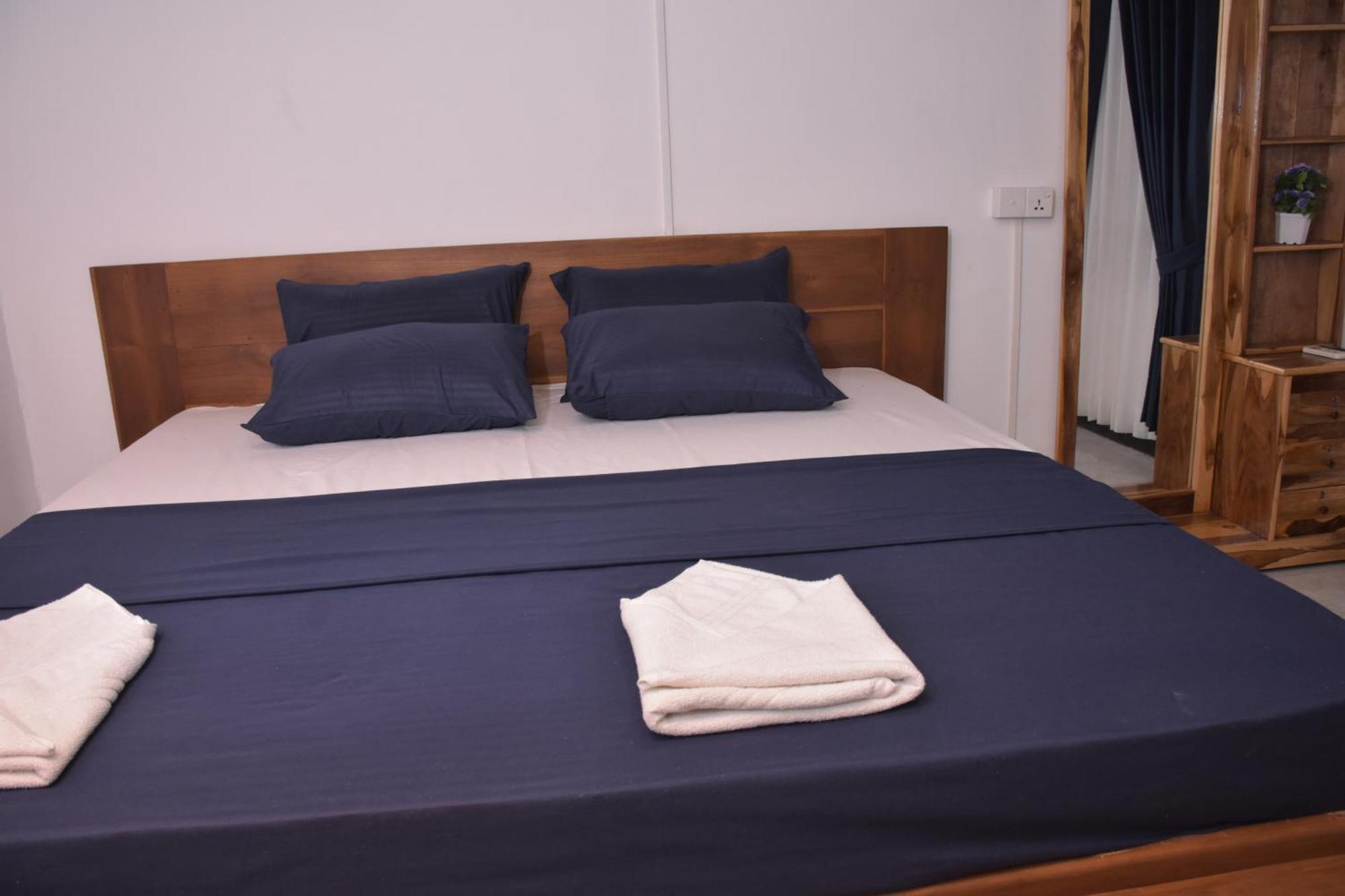 French Garden Regish Guest House Trincomalee Exteriör bild