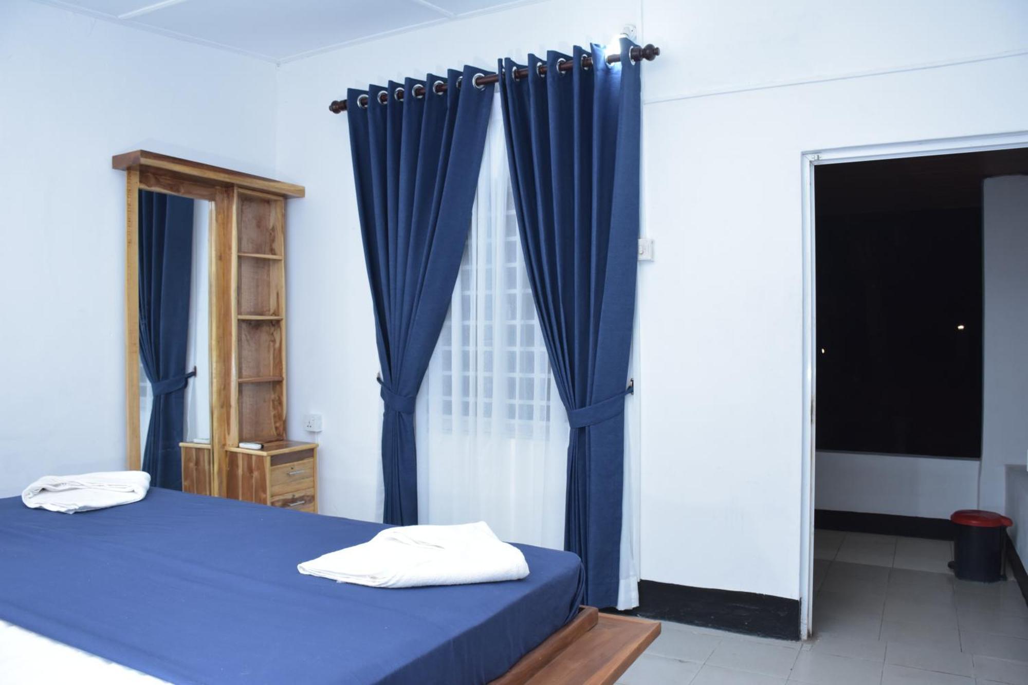 French Garden Regish Guest House Trincomalee Exteriör bild