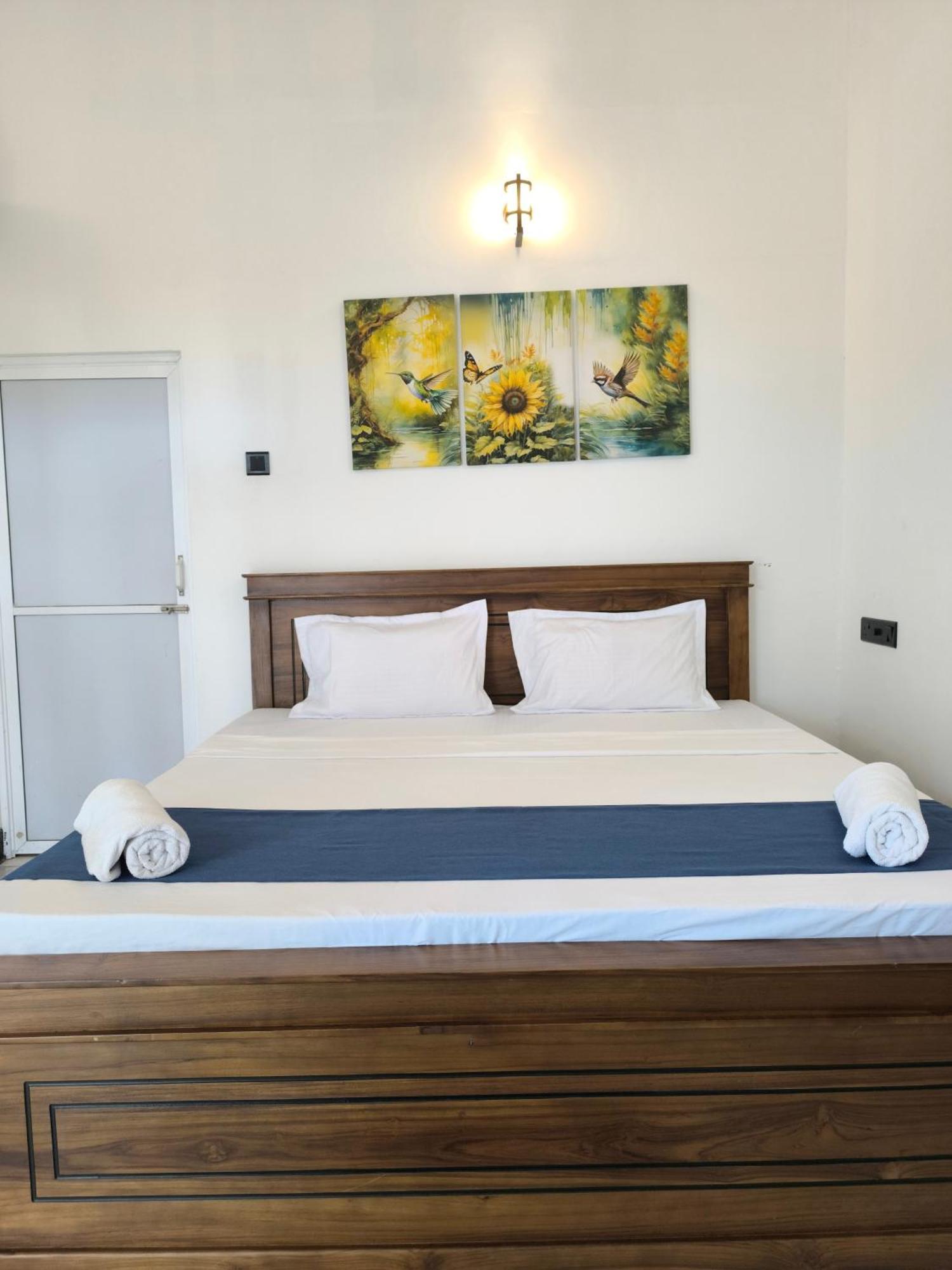 French Garden Regish Guest House Trincomalee Exteriör bild